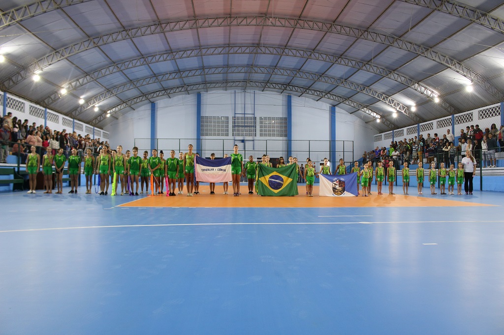 Governo do Estado reinaugura ginásio de esportes e entrega reforma de Companhia da PM em Santa Teresa