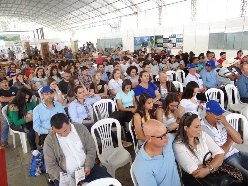 Feira movimenta o agronegócio capixaba em Santa Teresa