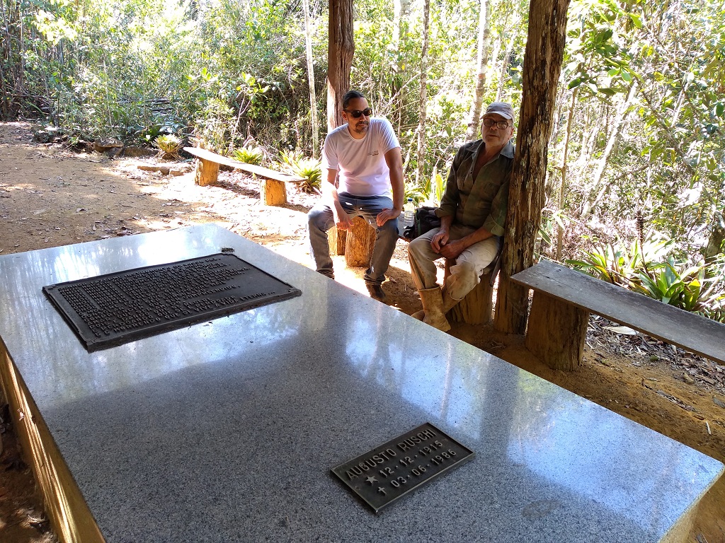 Tumulo de Augusto Ruschi na Estação Biológica Santa Lucia. Foto: Bernardo Vieira