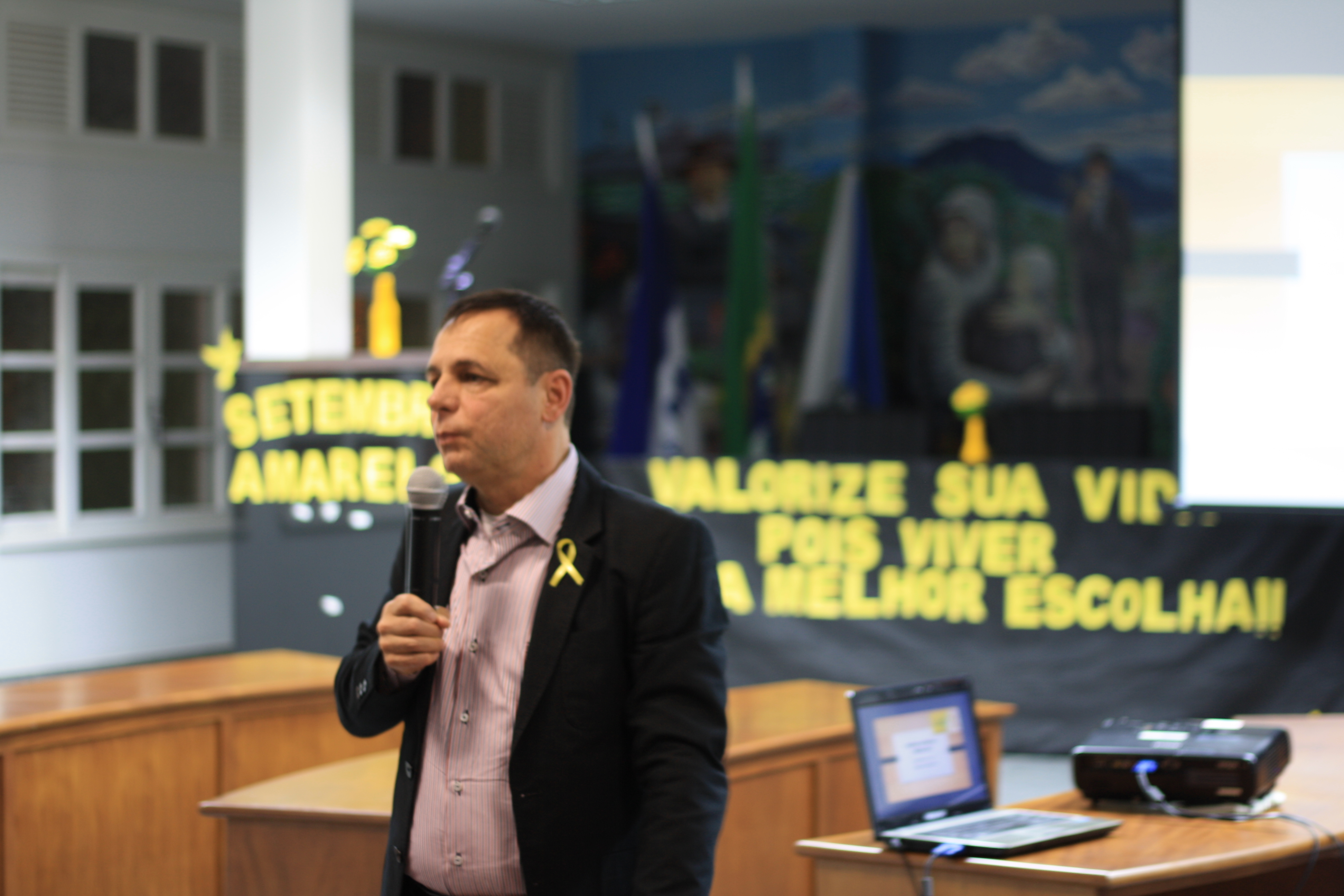 Drº José Carlos deu abertura ao evento, palestrou e apresentou os demais palestrantes convidados.