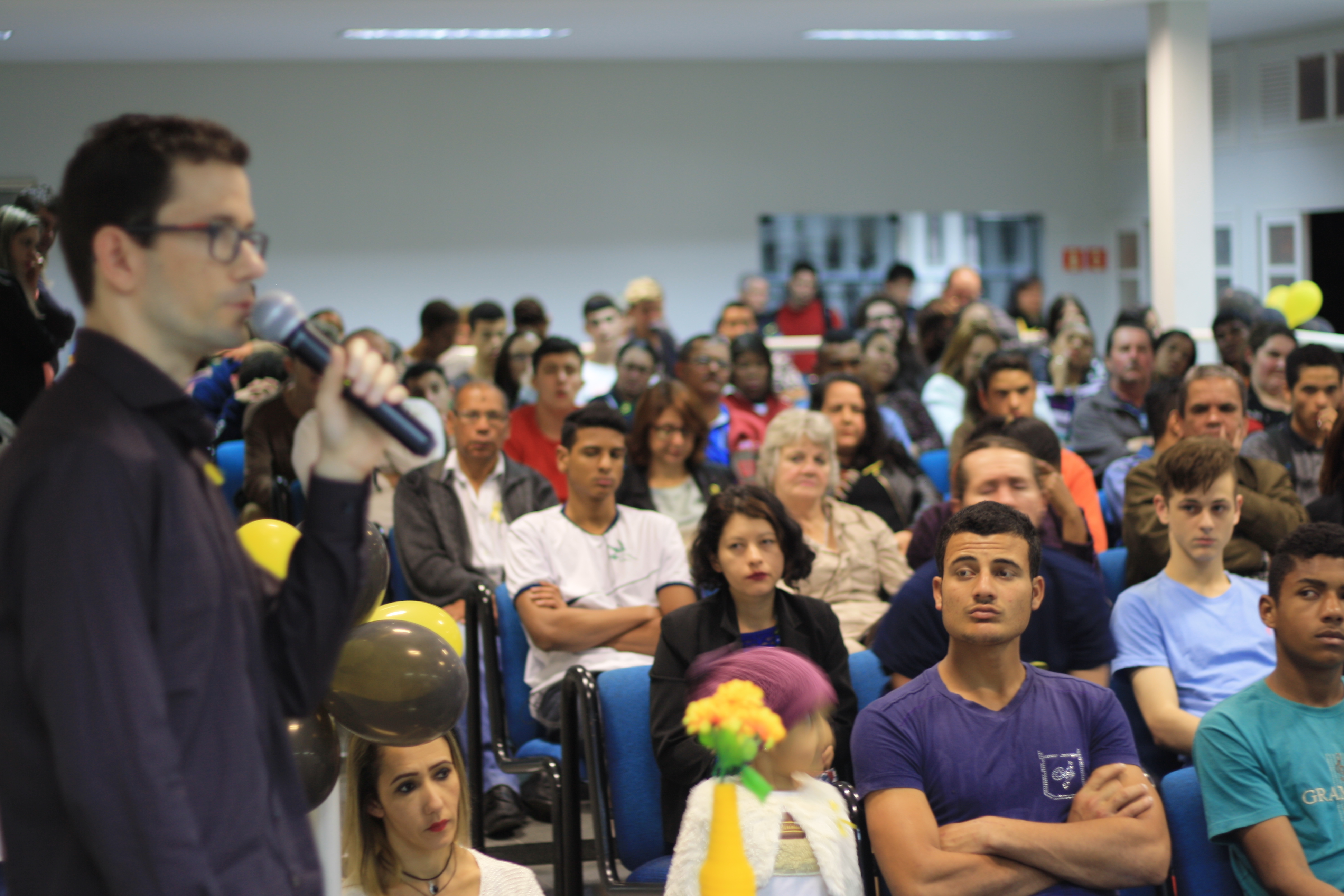 Conscientizar a população a respeito do suicídio é o objetivo do programa.