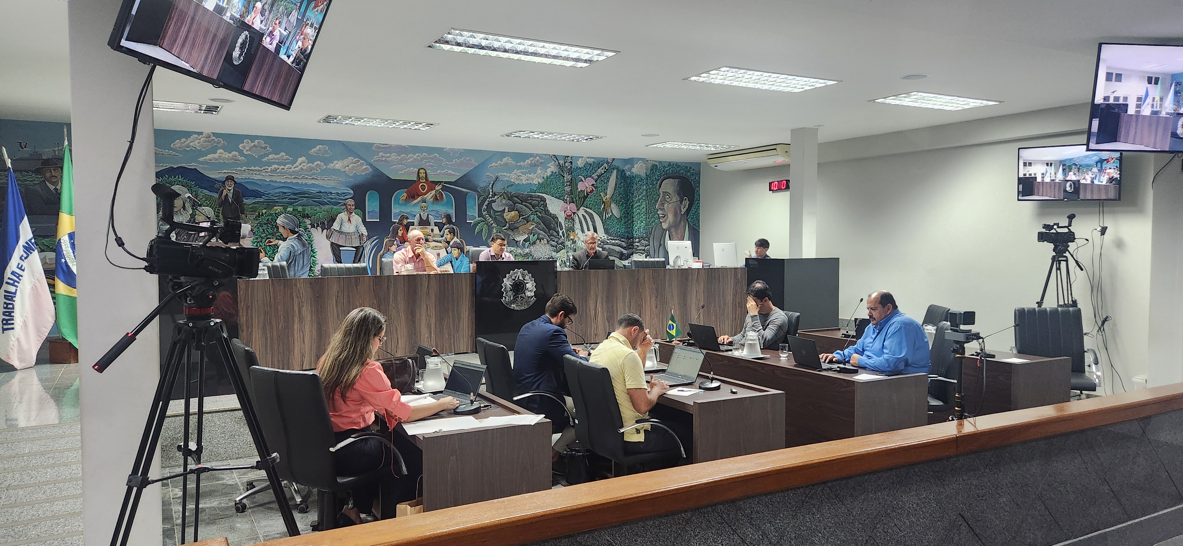 Resumo da 37ª Sessão Ordinária da Câmara Municipal de Santa Teresa