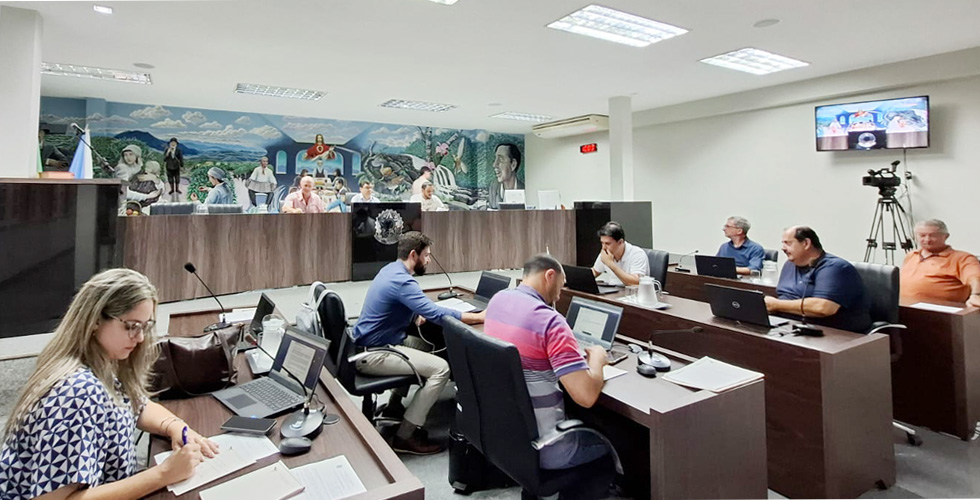 Câmara de Santa Teresa discute projetos relevantes na 43ª Sessão Ordinária