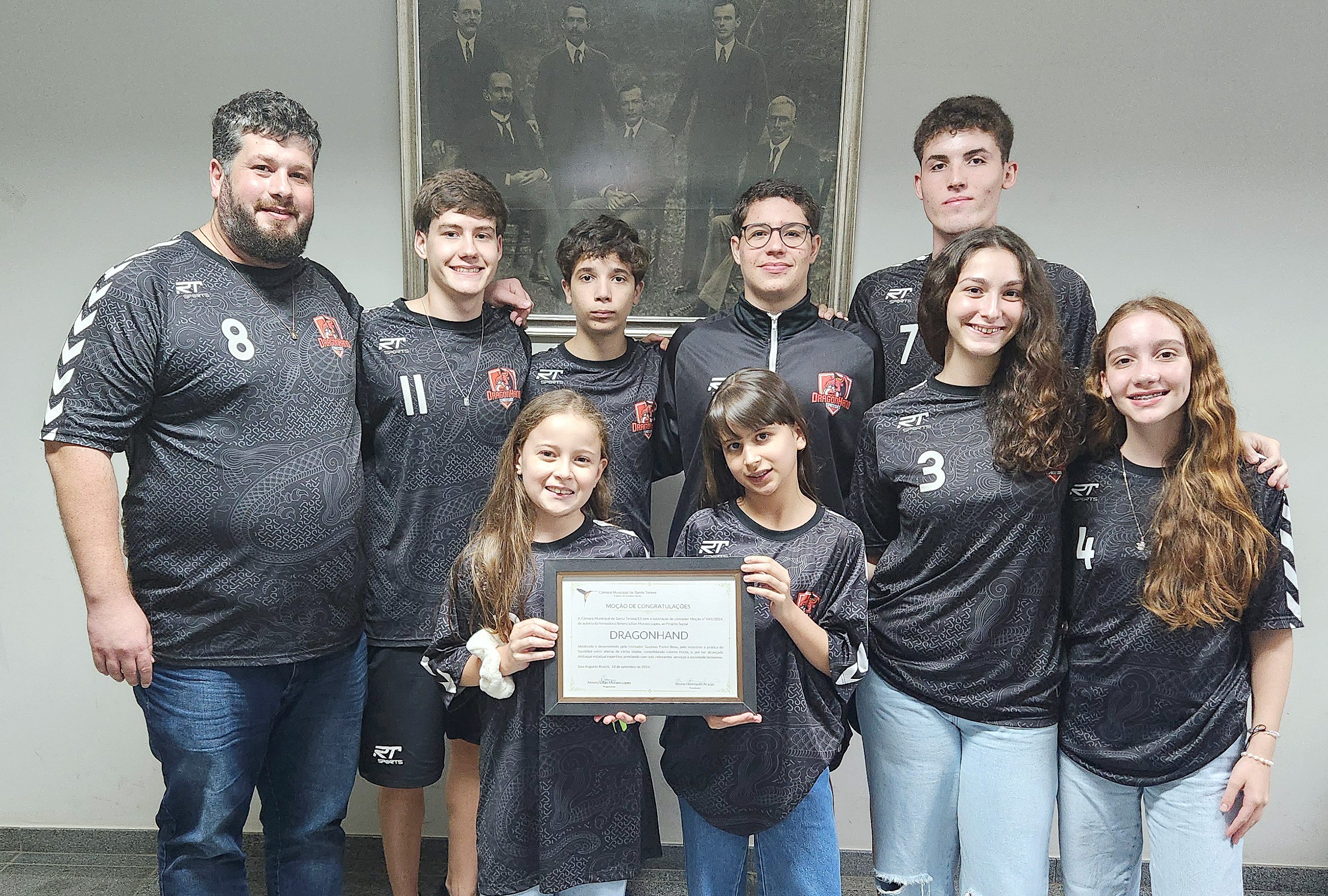 Câmara Municipal de Santa Teresa homenageia o Projeto Social Dragon Hand