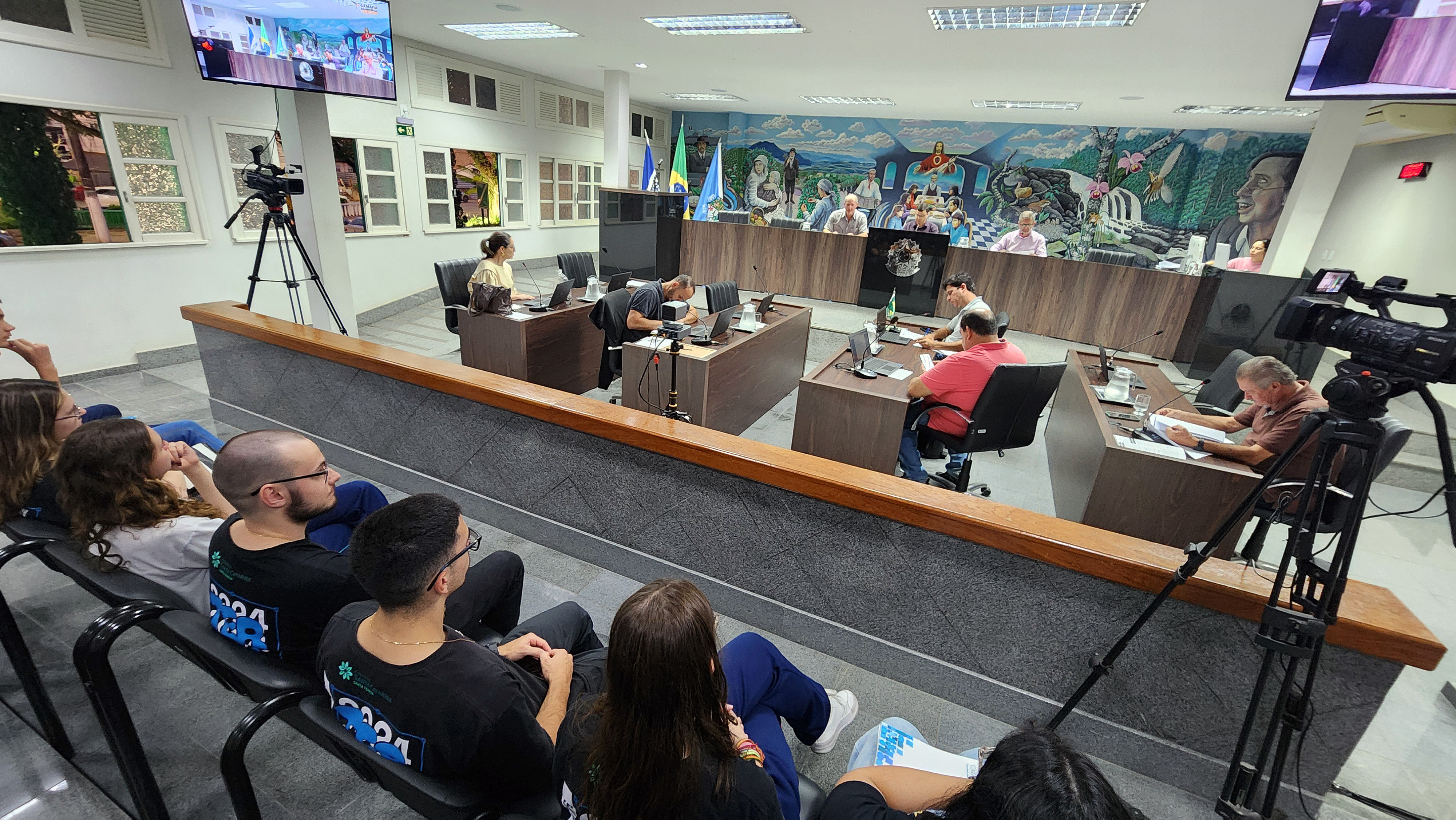 Resumo da 41ª Sessão Ordinária da Câmara Municipal de Santa Teresa (26/11/2024)